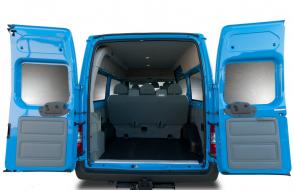 Minibus pour 9 personnes (8 passagiers + 1 chauffeur) avec large coffre et crochet de remorque - LEZ permis (cl 16)